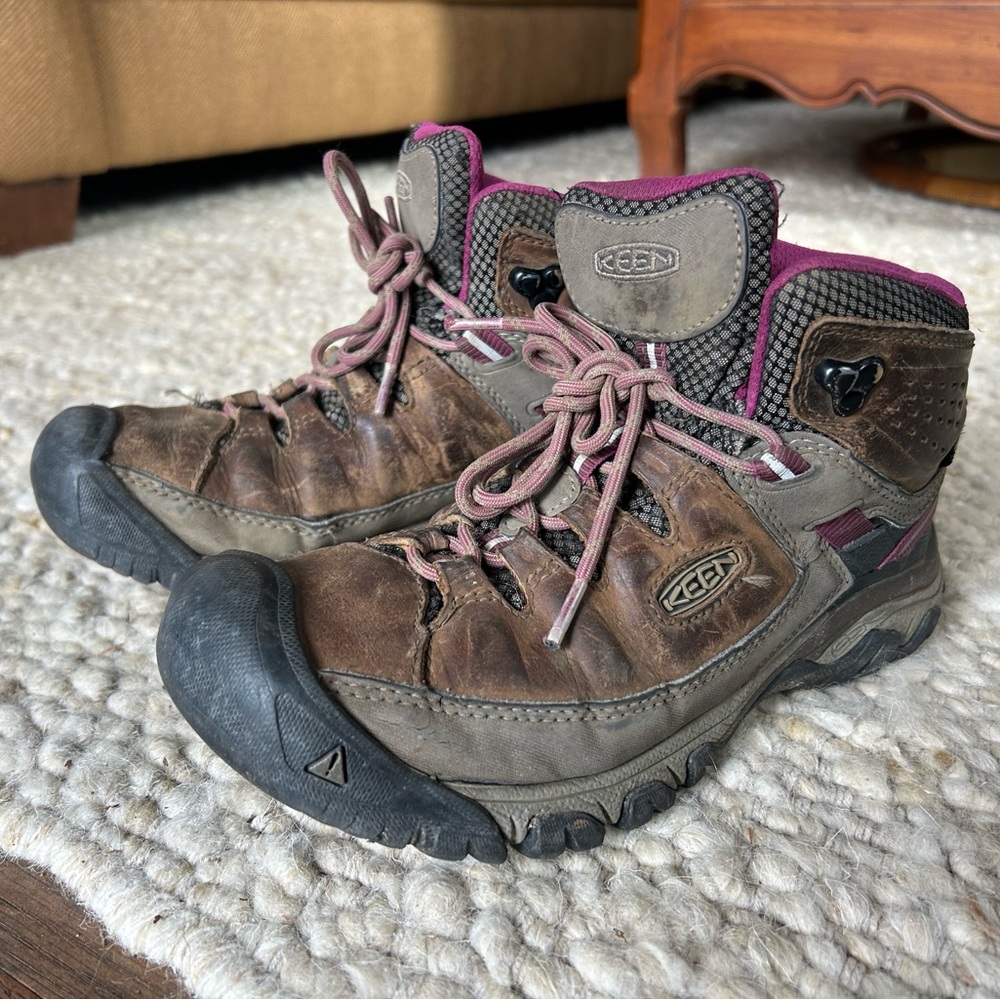 KEEN Women's Brown Hiking Shoes